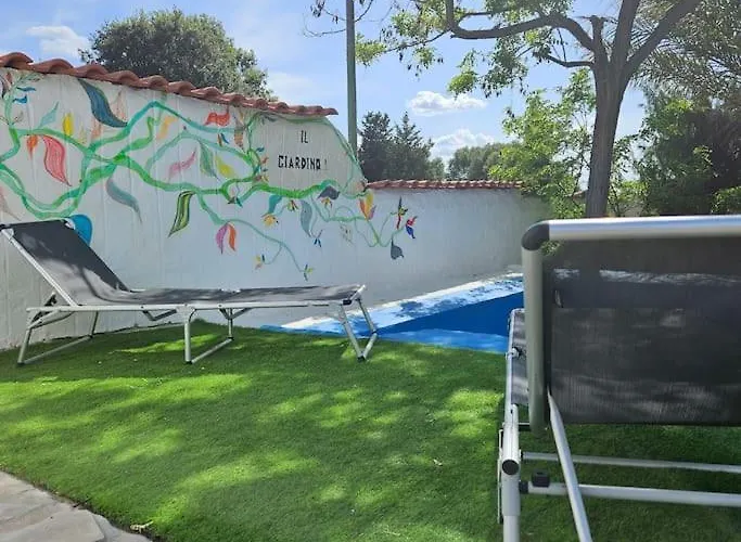 -giardino- Tussen De Olijvenbomen Сasa de vacaciones Donori